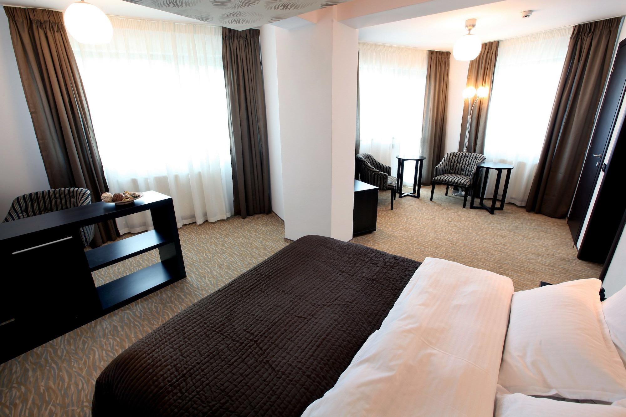 Ambiance Hotel Bucharest Exterior photo